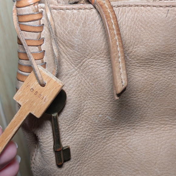 Fossil Tan Leather Shoulder Bag - Picture 3 of 8